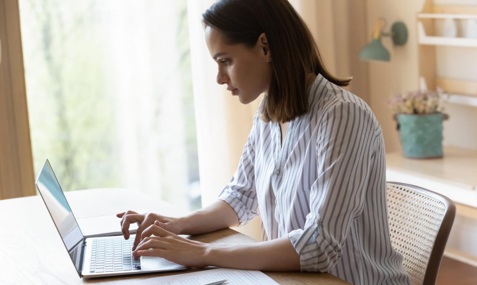 Робоче середовище команди під час спільного обговорення проєкту